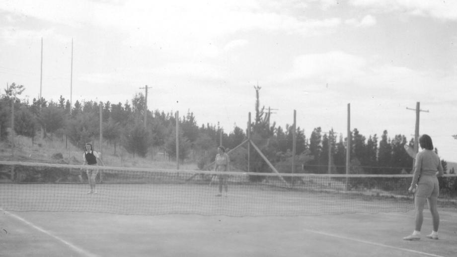 Social Tennis Match, 1950s (Wehner Collection, Mt Stromlo Archives)
