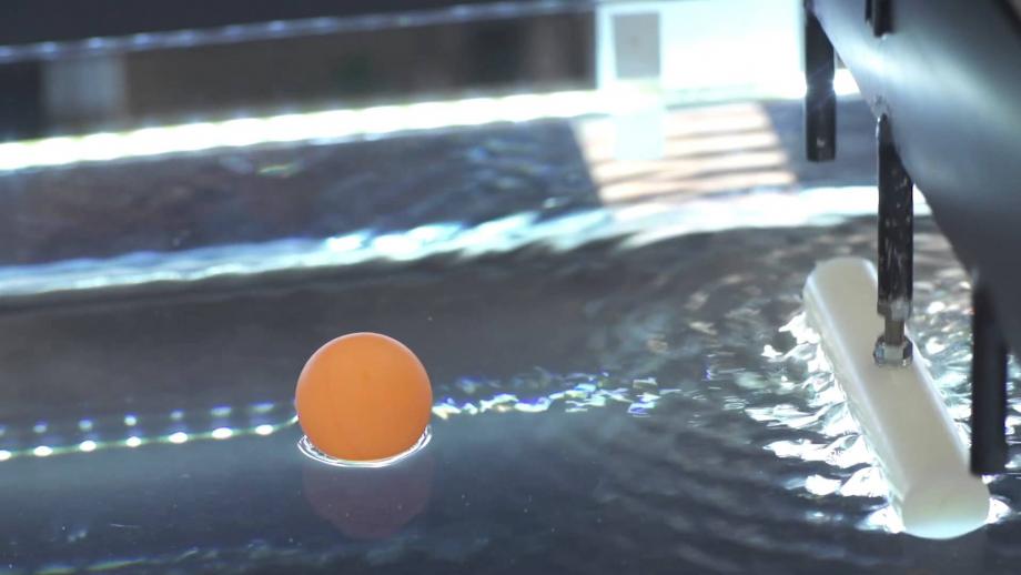 ANU Scientists create a Tractor Beam on water